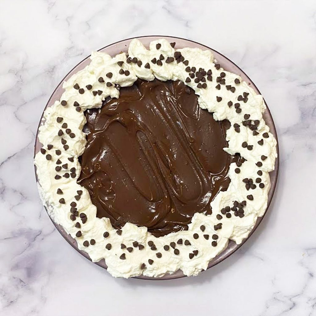Blondie Chocolate Cream Pie With Chocolate Drops